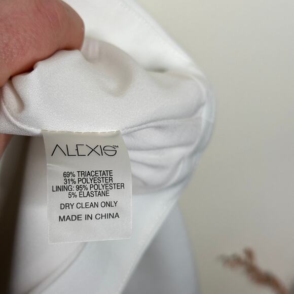 ALEXIS Noere Asymmetrical Cold Shoulder Artsy Top White Sz S $170 {NN10} - Picture 7 of 7